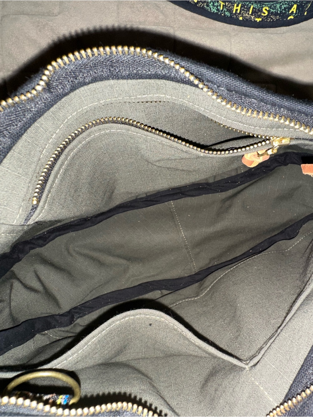 Made by Hank Shoulder Bag - Picture 4 of 6